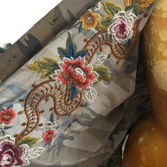 Johnny Was 100% Silk Blouse Size Small - Picture 10 of 11